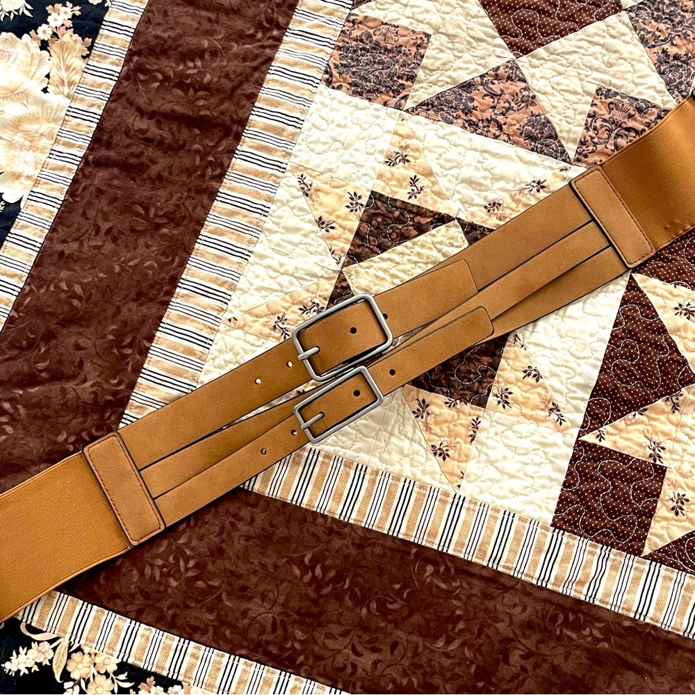 Express Double Buckle Clasp Belt in Brown size xs/s